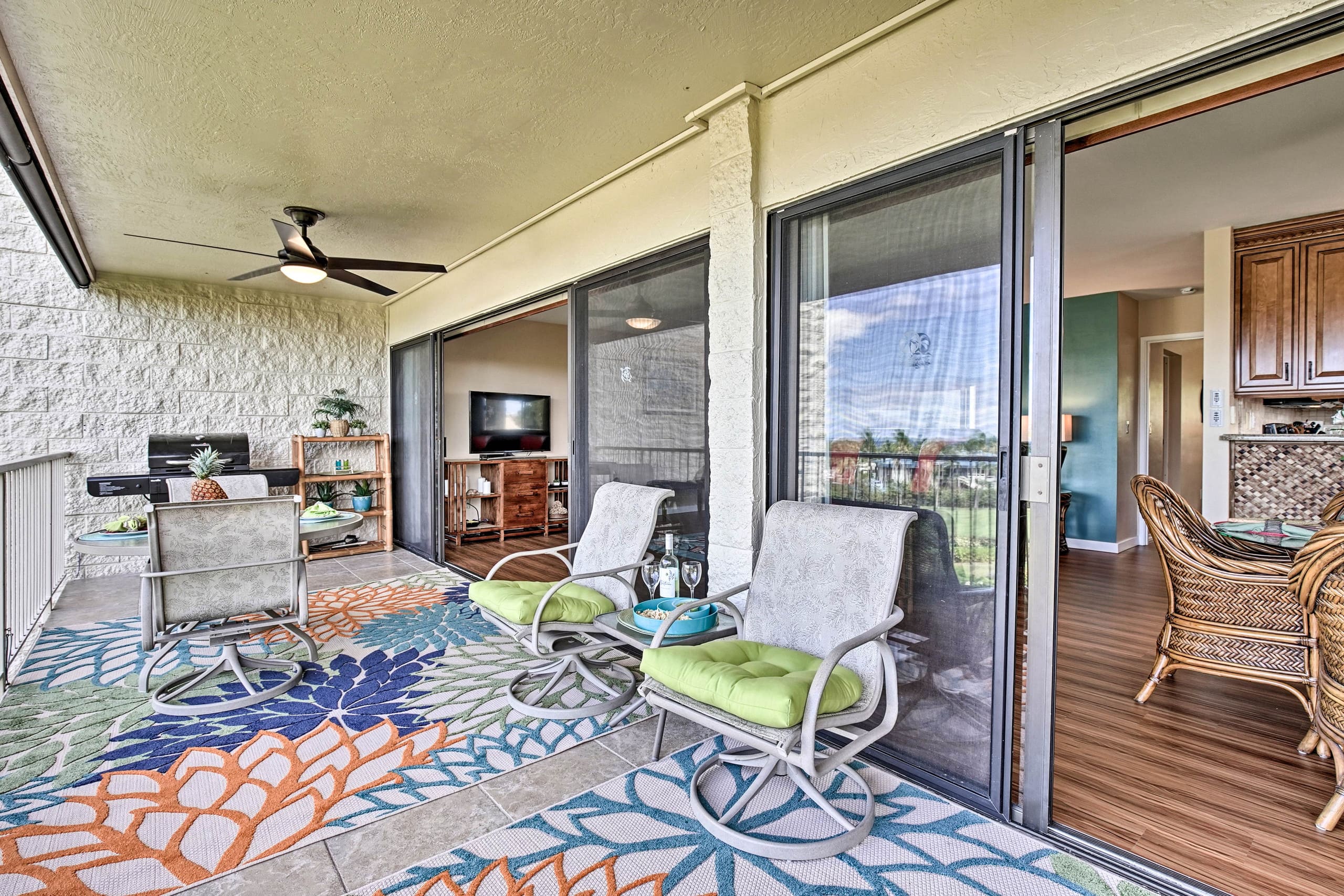 Condo in Kailua-Kona · ★4.97 · 2 bedrooms · 2 beds · 2 shared baths - Image 21