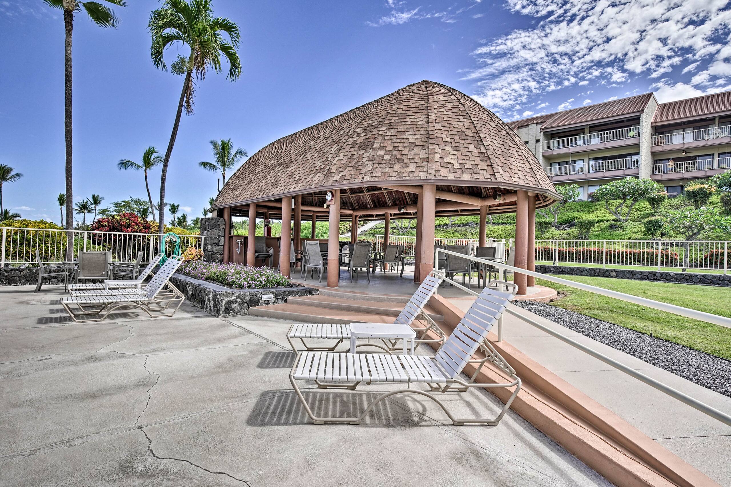 Condo in Kailua-Kona · ★4.97 · 2 bedrooms · 2 beds · 2 shared baths - Image 22