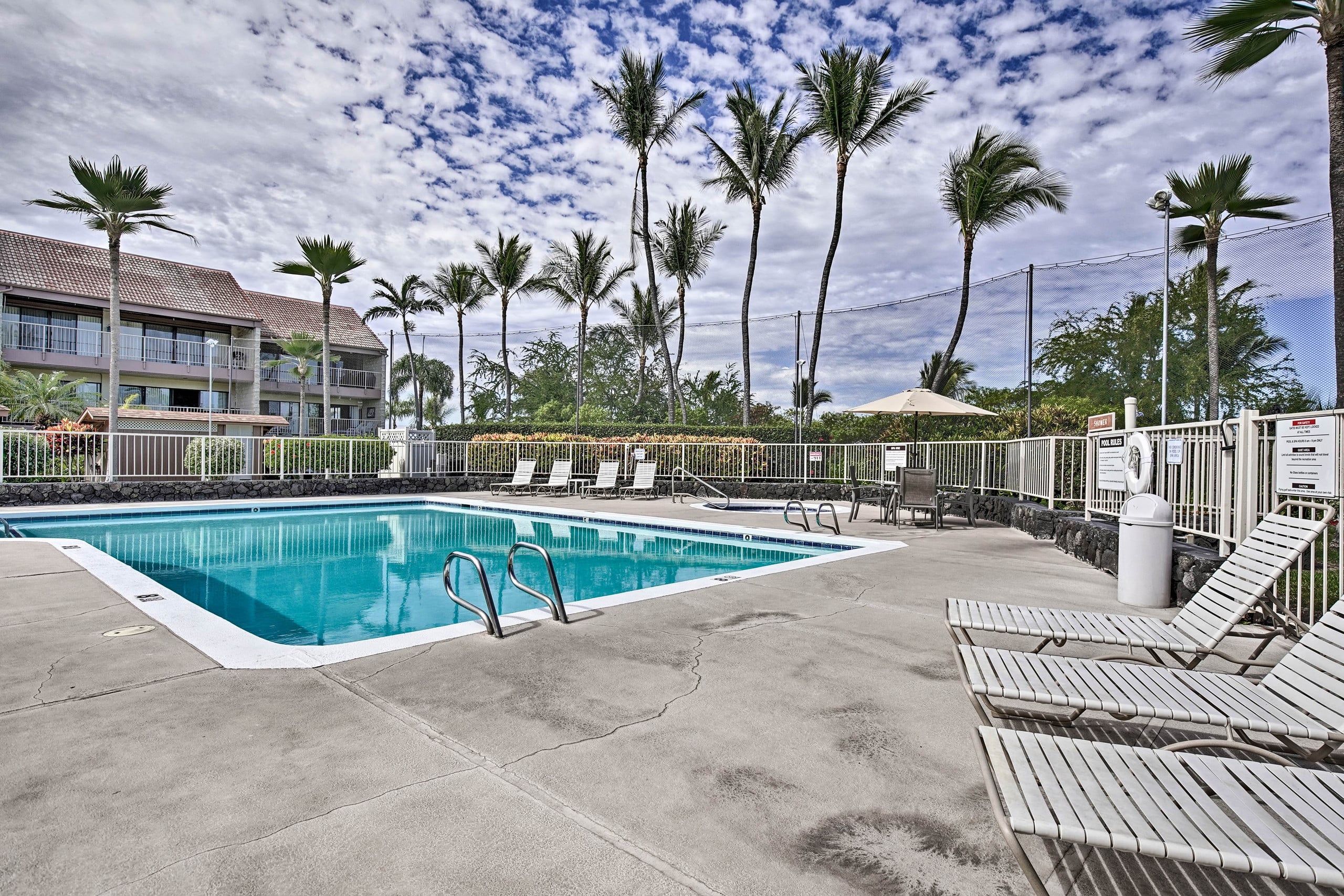 Condo in Kailua-Kona · ★4.97 · 2 bedrooms · 2 beds · 2 shared baths - Image 24
