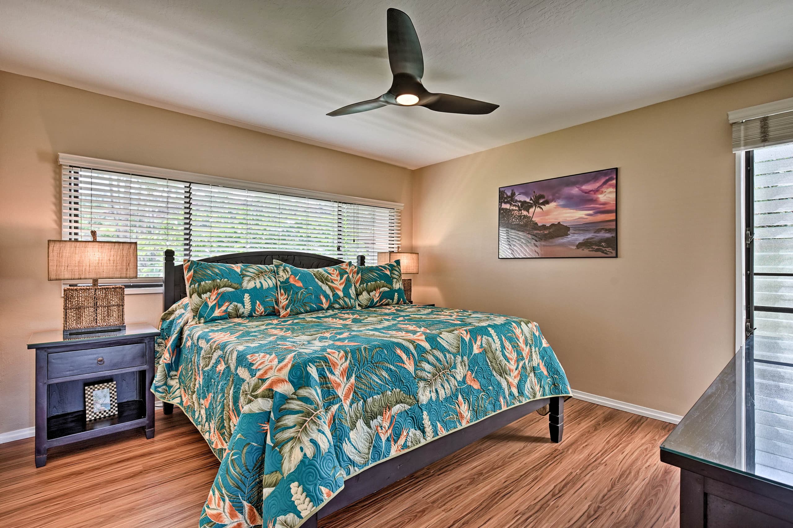 Condo in Kailua-Kona · ★4.97 · 2 bedrooms · 2 beds · 2 shared baths - Image 11