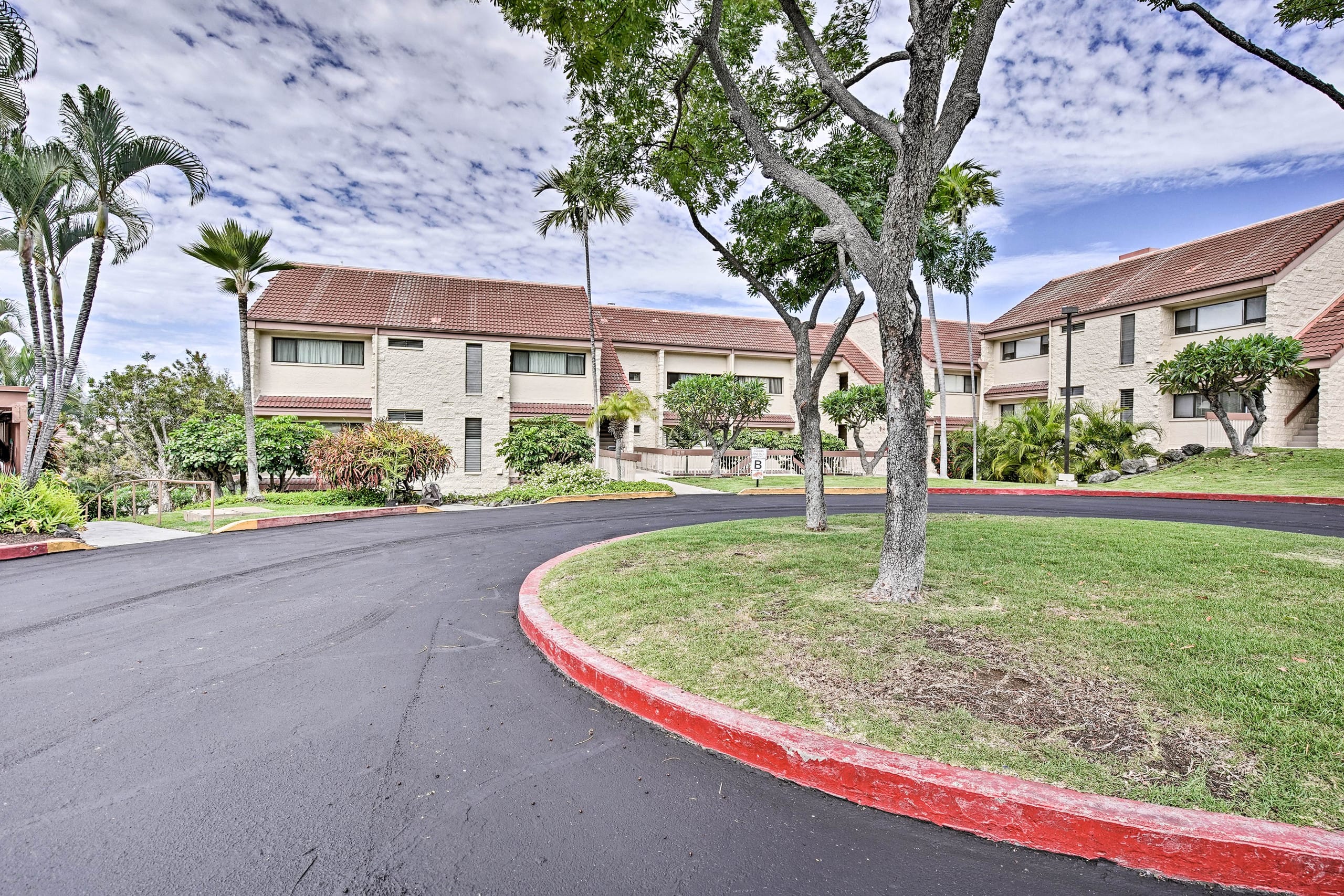 Condo in Kailua-Kona · ★4.97 · 2 bedrooms · 2 beds · 2 shared baths - Image 26