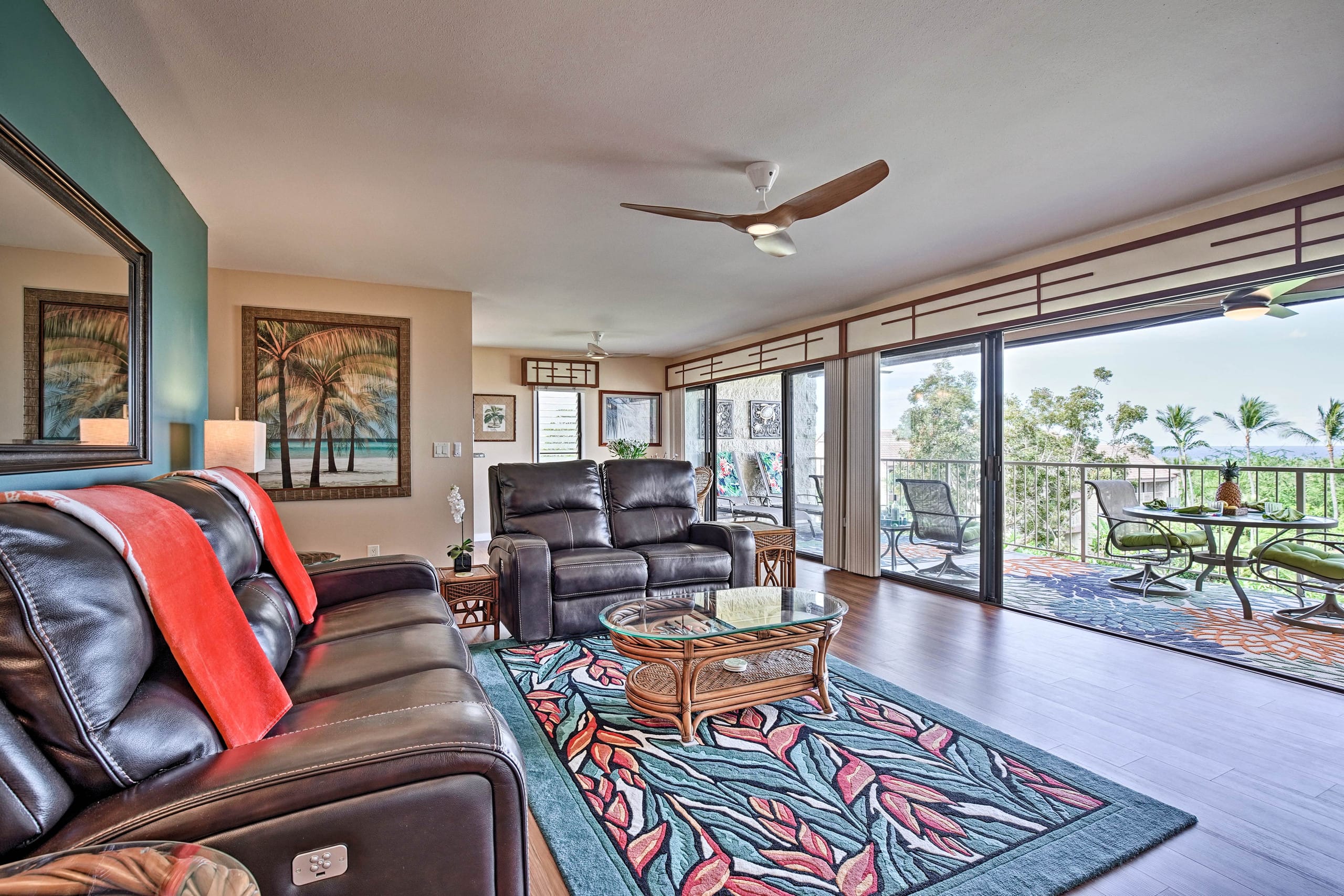 Condo in Kailua-Kona · ★4.97 · 2 bedrooms · 2 beds · 2 shared baths - Image 4