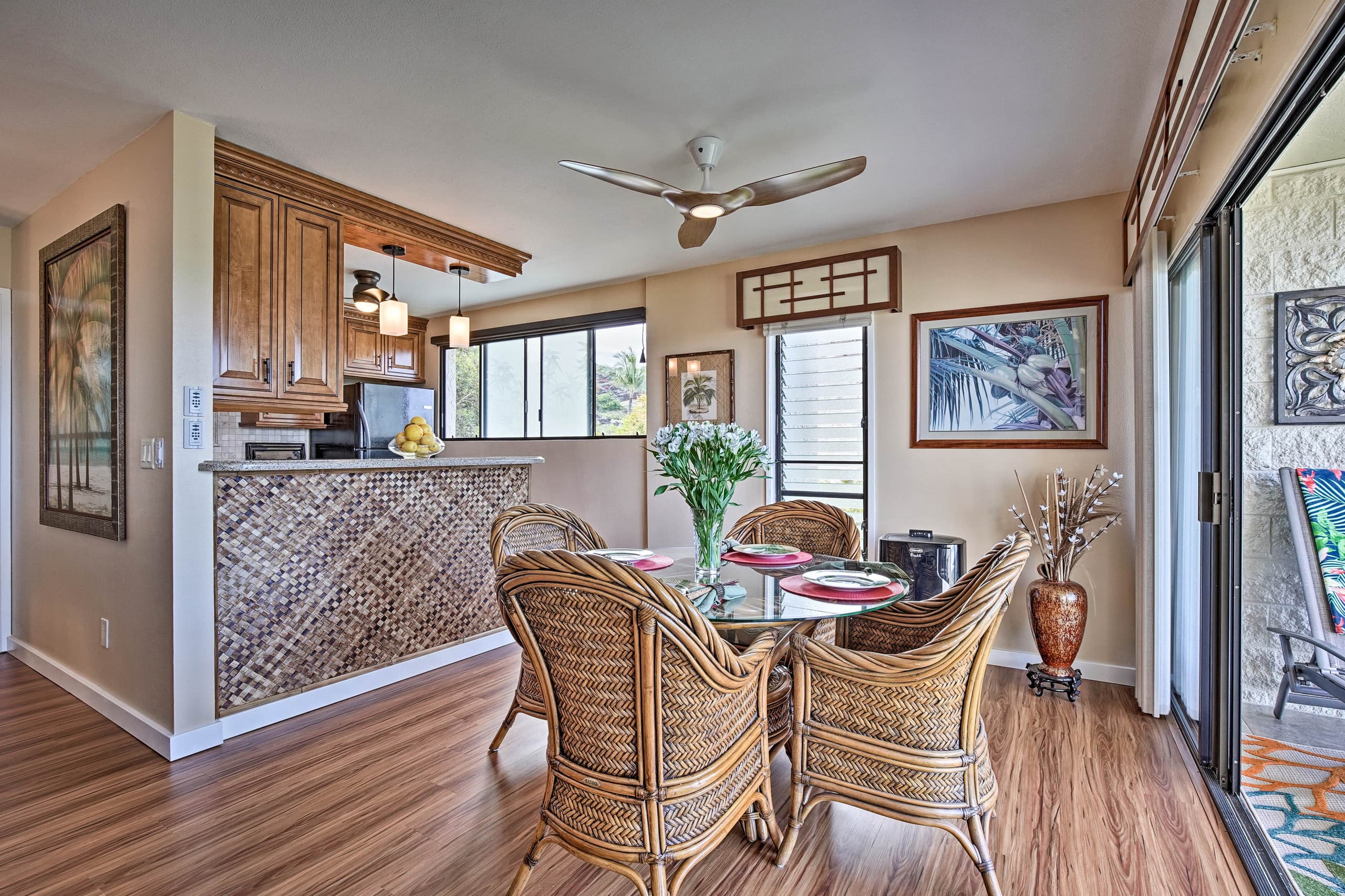 Condo in Kailua-Kona · ★4.97 · 2 bedrooms · 2 beds · 2 shared baths - Image 7