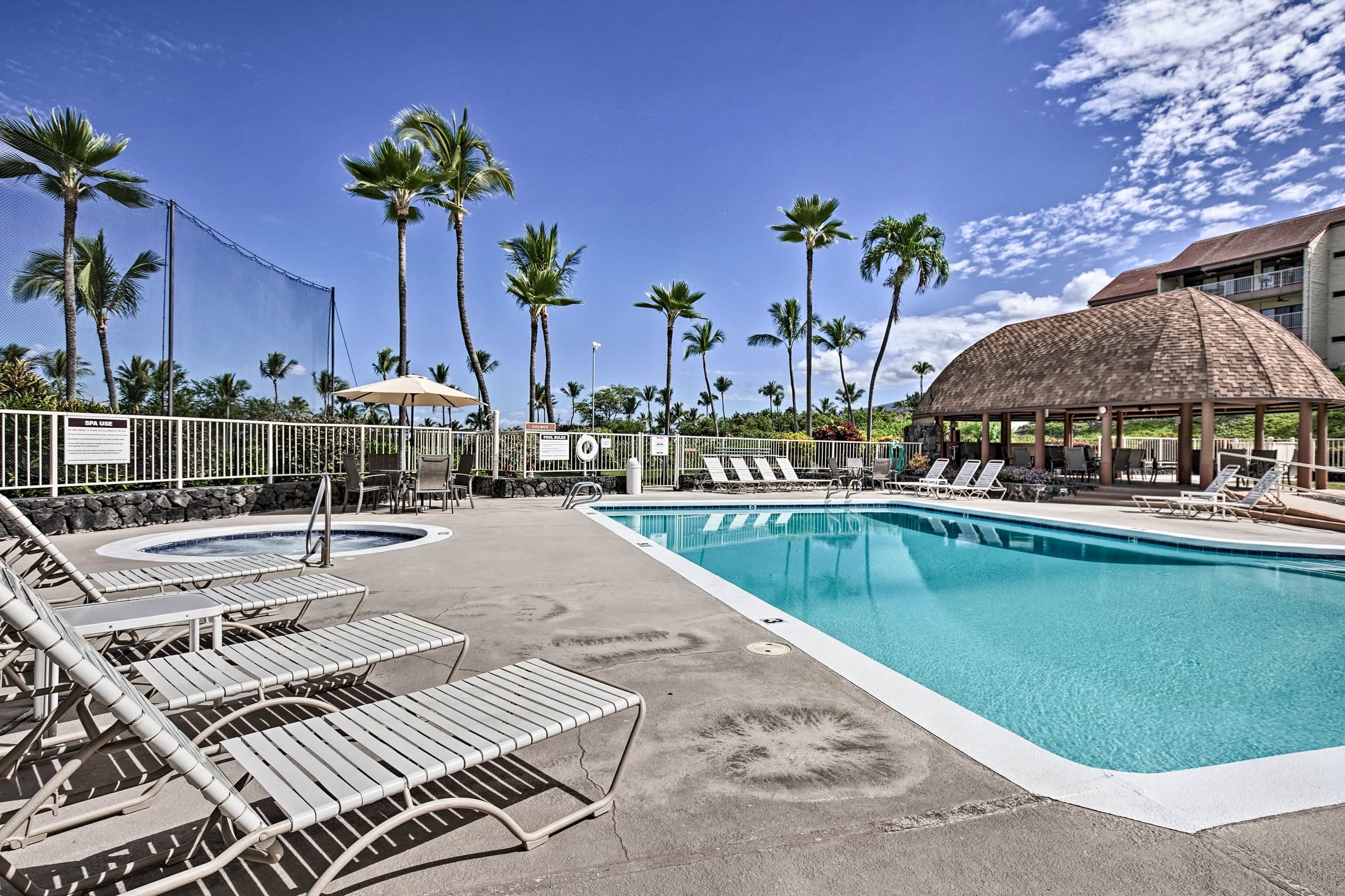 Condo in Kailua-Kona · ★4.97 · 2 bedrooms · 2 beds · 2 shared baths - Image 23