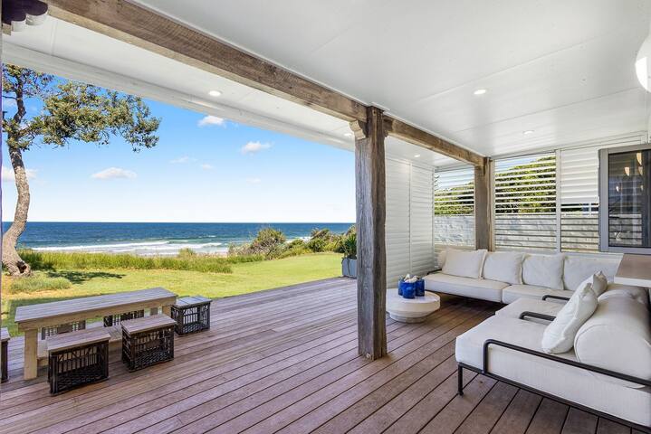 Saltwater Beach House – Absolute beachfront gallery image 3