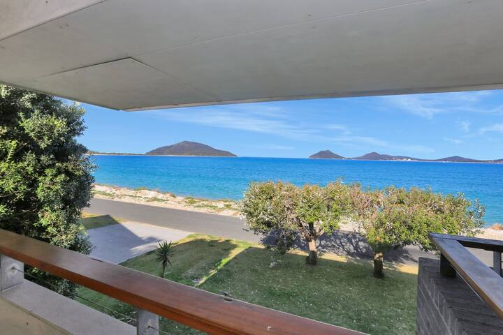 Architectural Design on the Beach gallery image 3