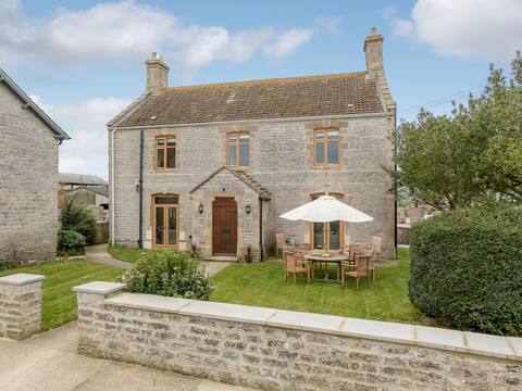 The Farmhouse - UK10655