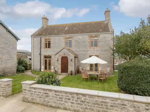 The Farmhouse - UK10655