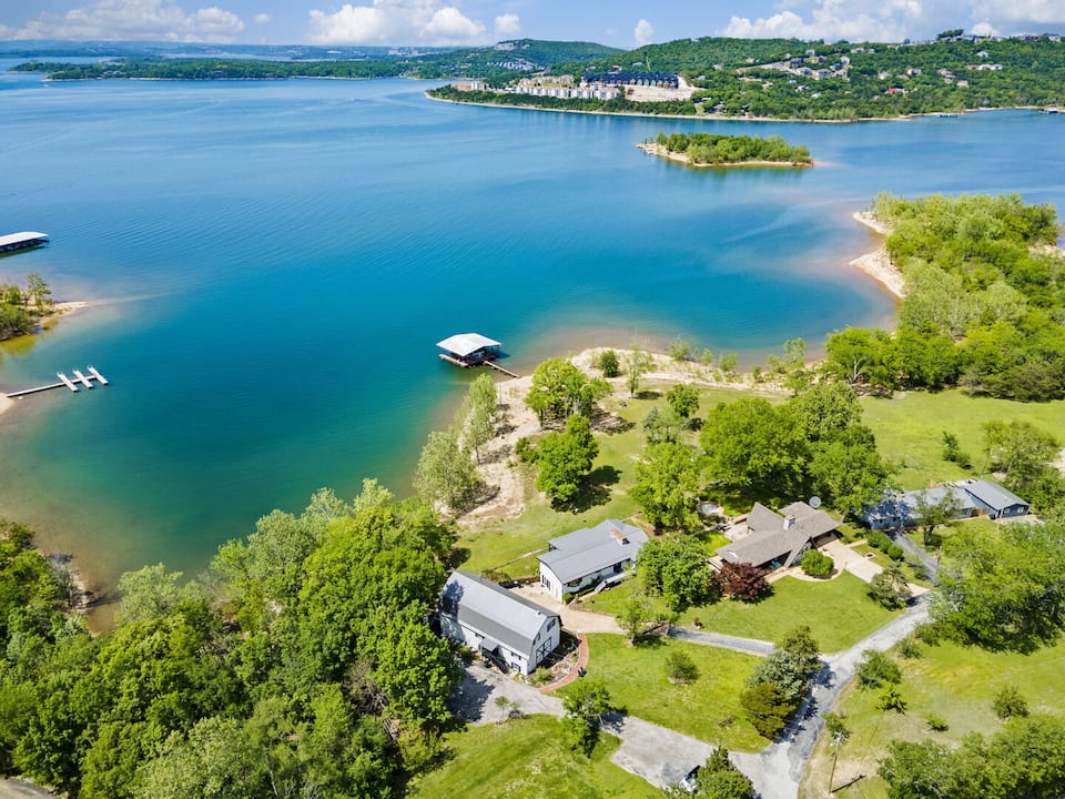 Curated visual reference: Visual Reference: Table Rock Lake Waterfront Vacation Rentals United States