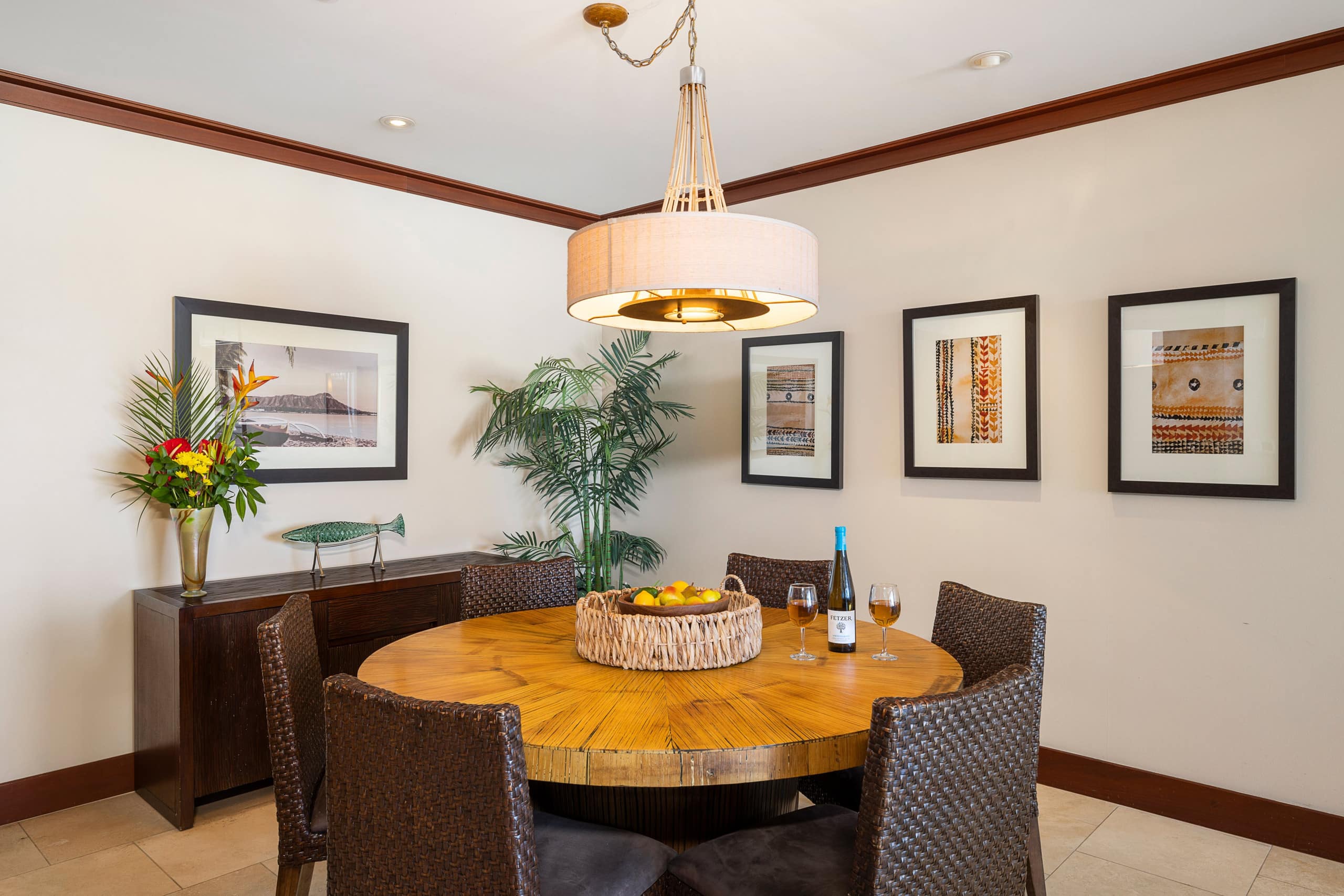 Villa in Honolulu County · ★4.88 · 2 bedrooms · 4 beds · 2 private baths - Image 9