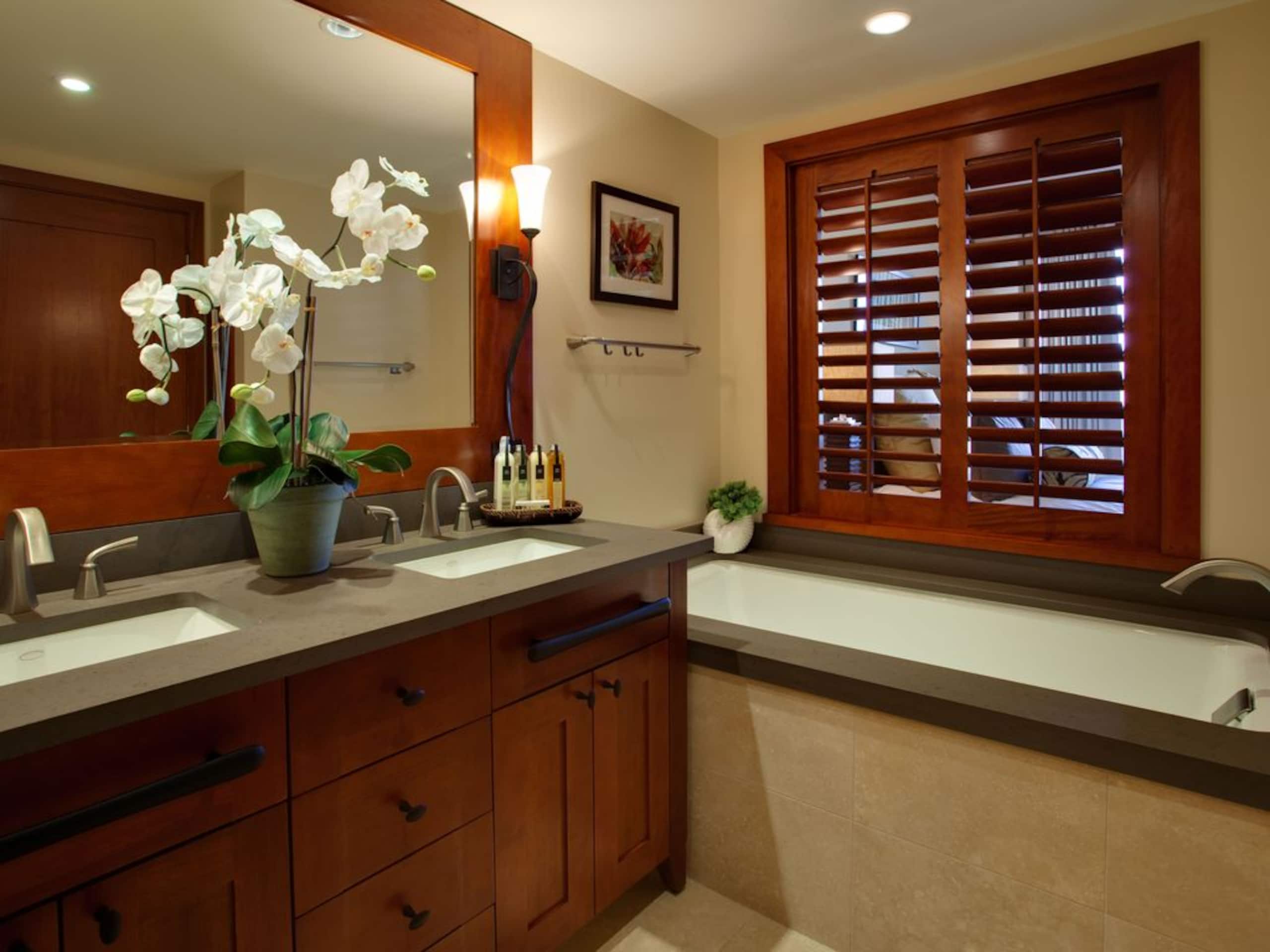 Villa in Honolulu County · ★4.88 · 2 bedrooms · 4 beds · 2 private baths - Image 11