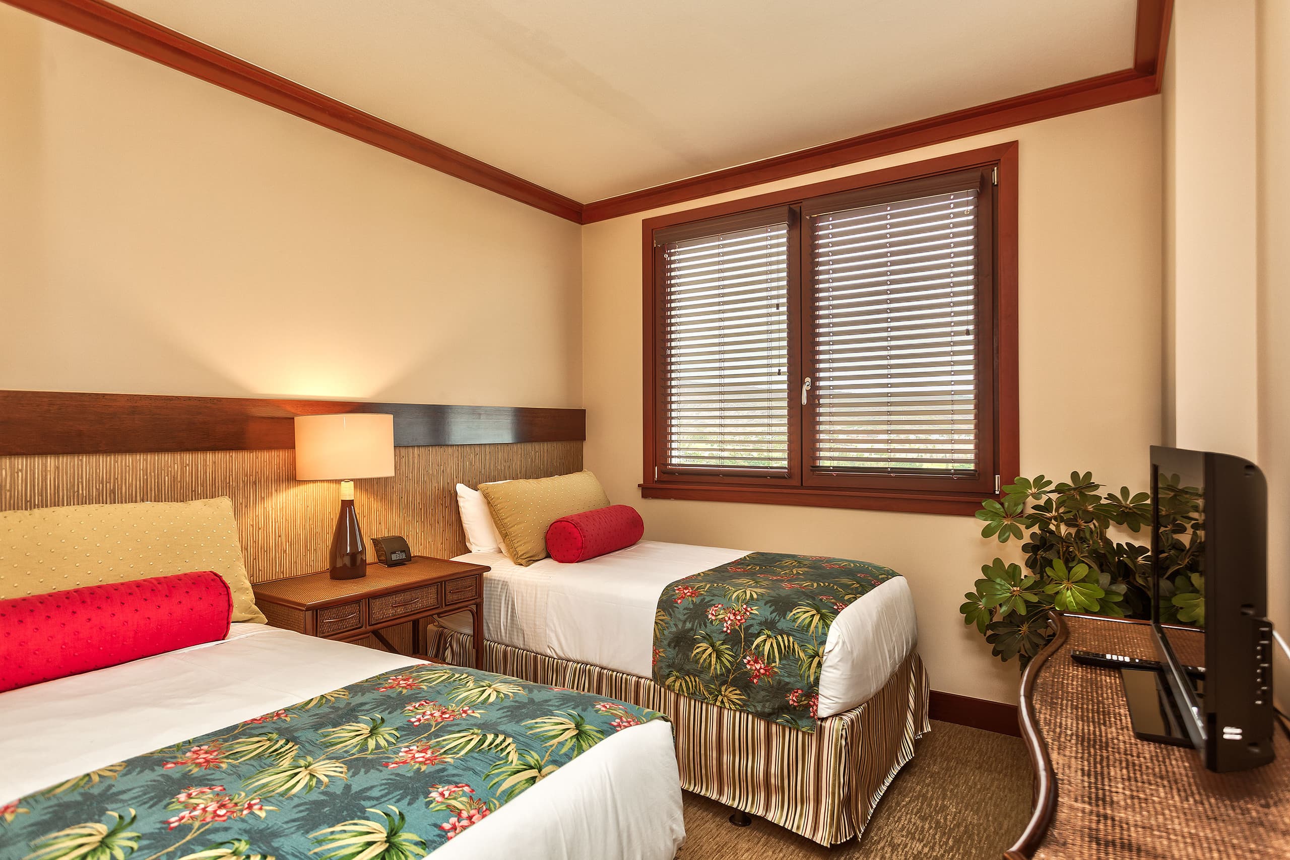Villa in Honolulu County · ★4.88 · 2 bedrooms · 4 beds · 2 private baths - Image 12