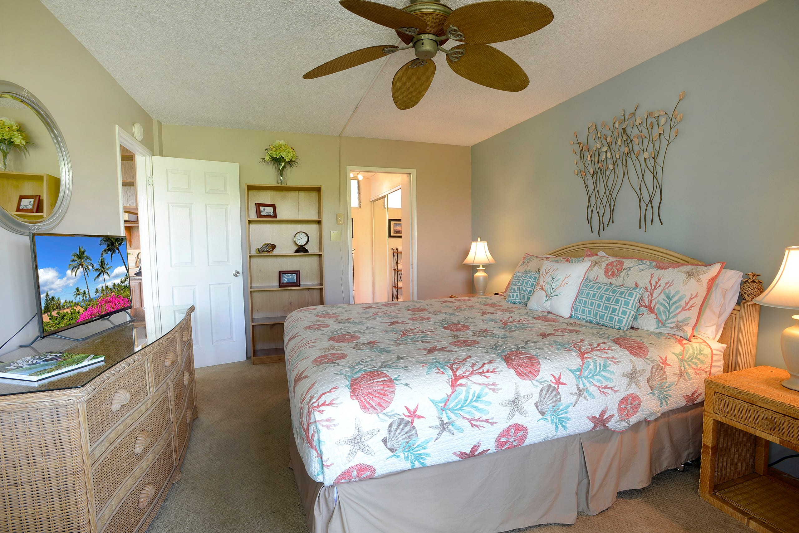 Condo in Kihei · ★4.88 · 2 bedrooms · 2 beds · 2 baths - Image 14