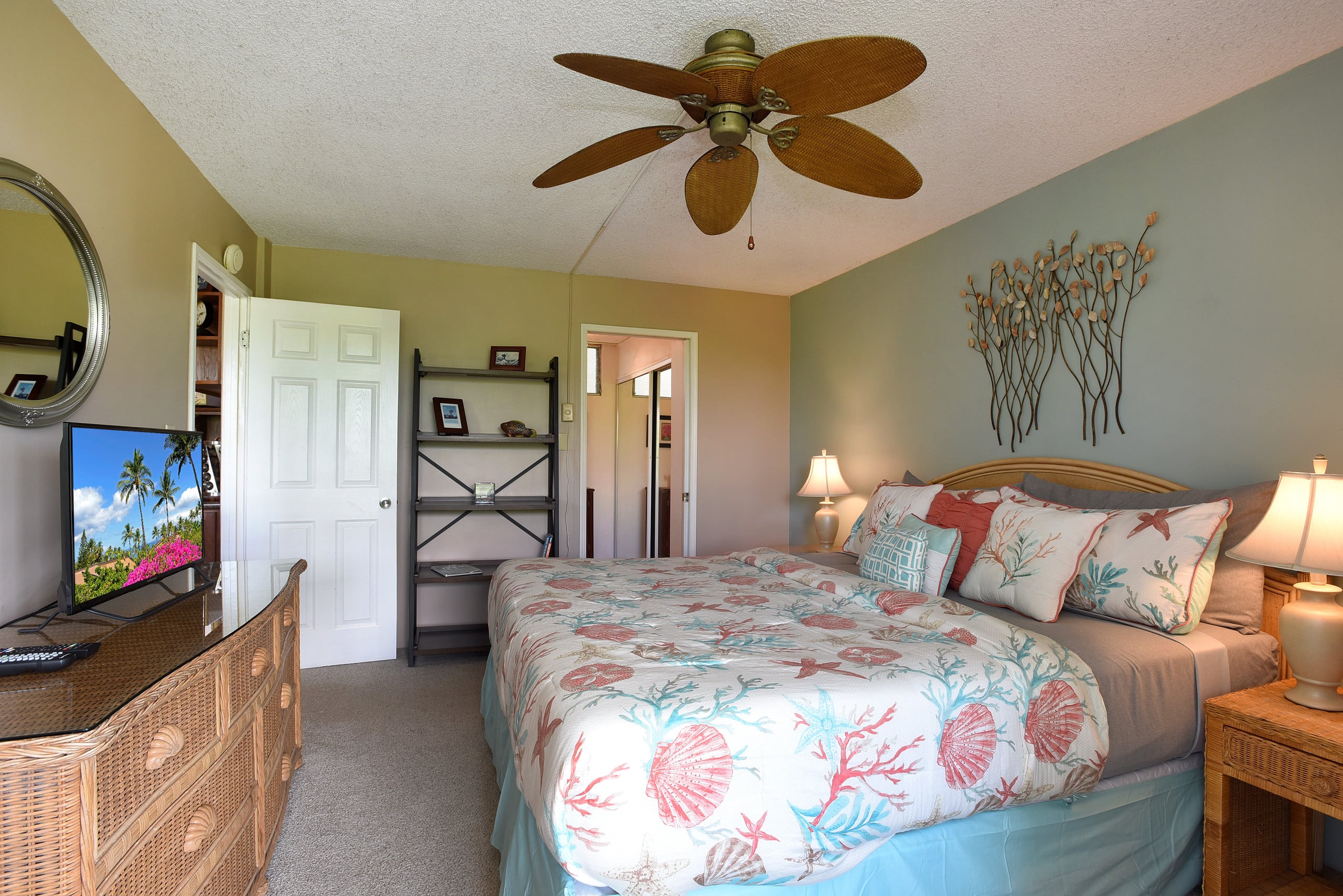 Condo in Kihei · ★4.88 · 2 bedrooms · 2 beds · 2 baths - Image 16