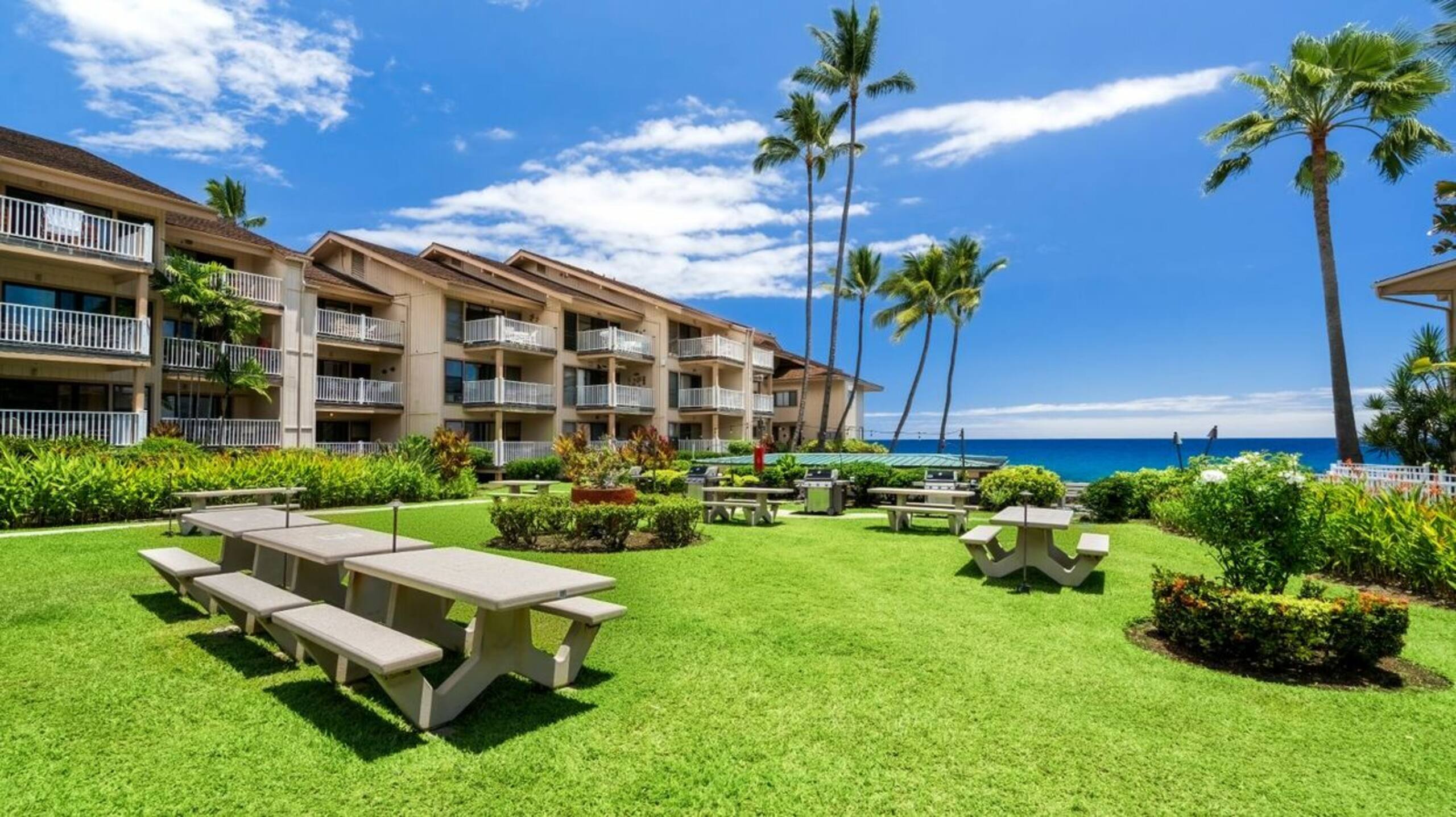 Condo in Kailua-Kona · ★4.4 · 2 bedrooms · 3 beds · 2 baths - Image 29