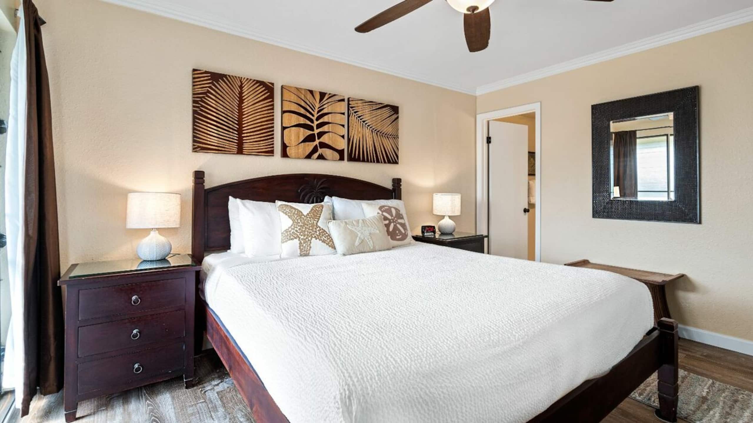 Condo in Kailua-Kona · ★4.4 · 2 bedrooms · 3 beds · 2 baths - Image 12