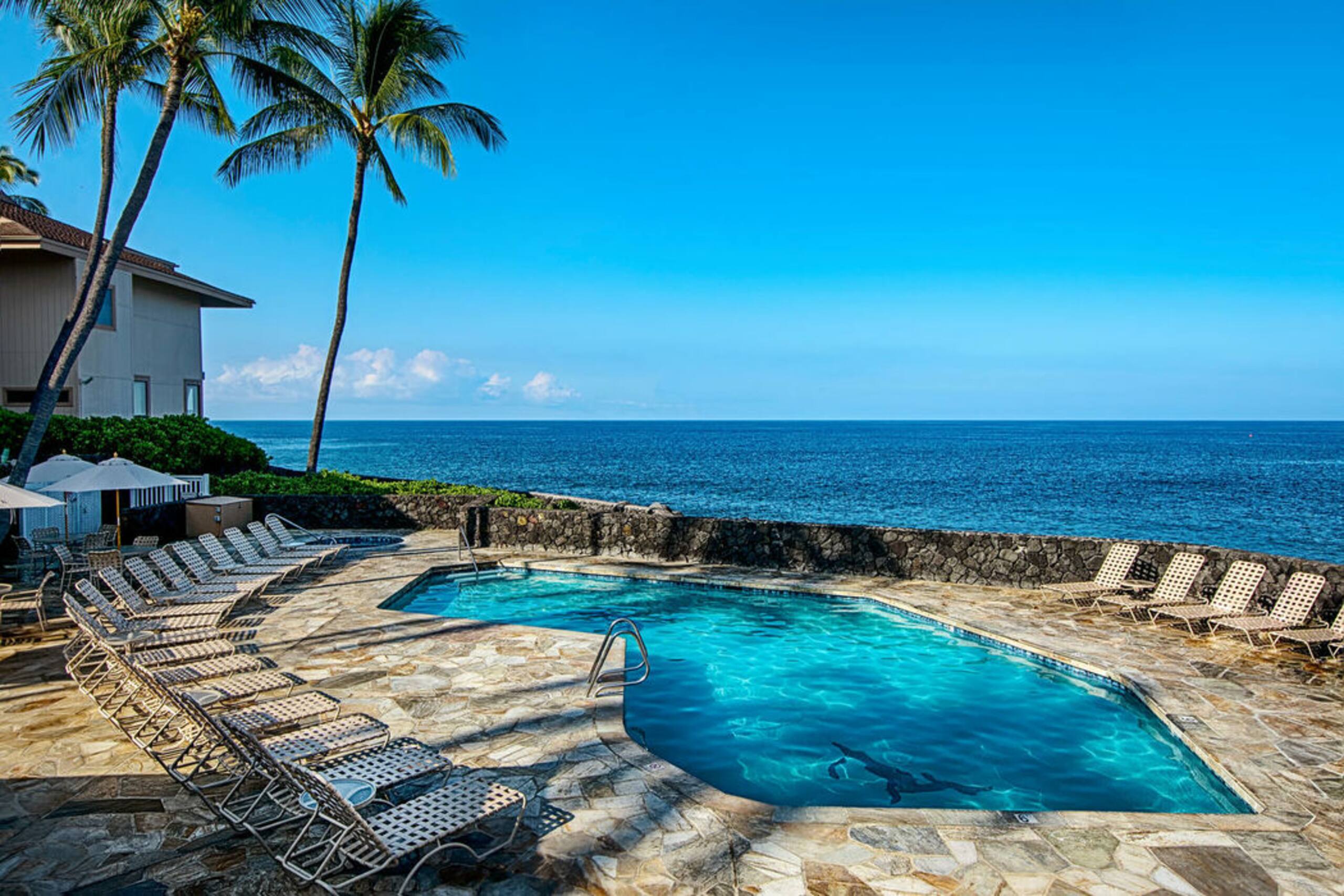 Condo in Kailua-Kona · ★4.4 · 2 bedrooms · 3 beds · 2 baths - Image 34
