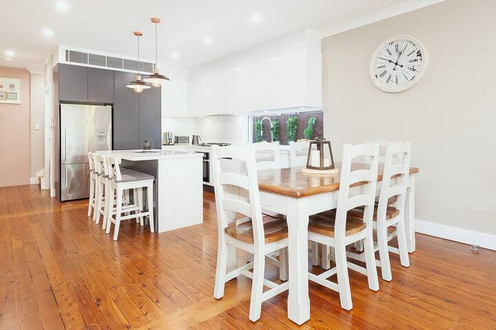 Newly Renovated 2 BR House in Maroubra – Sleeps 6 gallery image 5