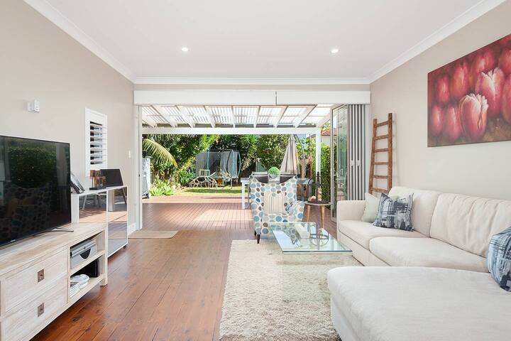Newly Renovated 2 BR House in Maroubra – Sleeps 6 gallery image 3