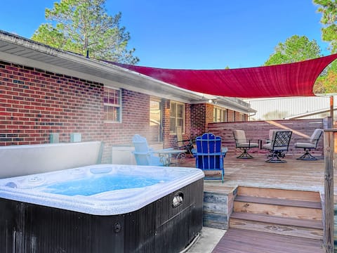 Firepit, BBQ, 30 min Ft Bragg, SmartTV, King,Pets