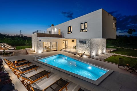 Modern villa m30 with heated pool