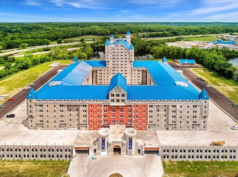 Castle-Style Apt w/ Parking