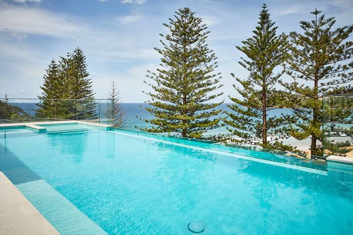 Absolute Beachfront by Palm Beach Holiday Rentals gallery image 3