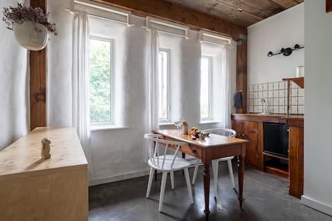 Suite A: Artistic straw bale suite
