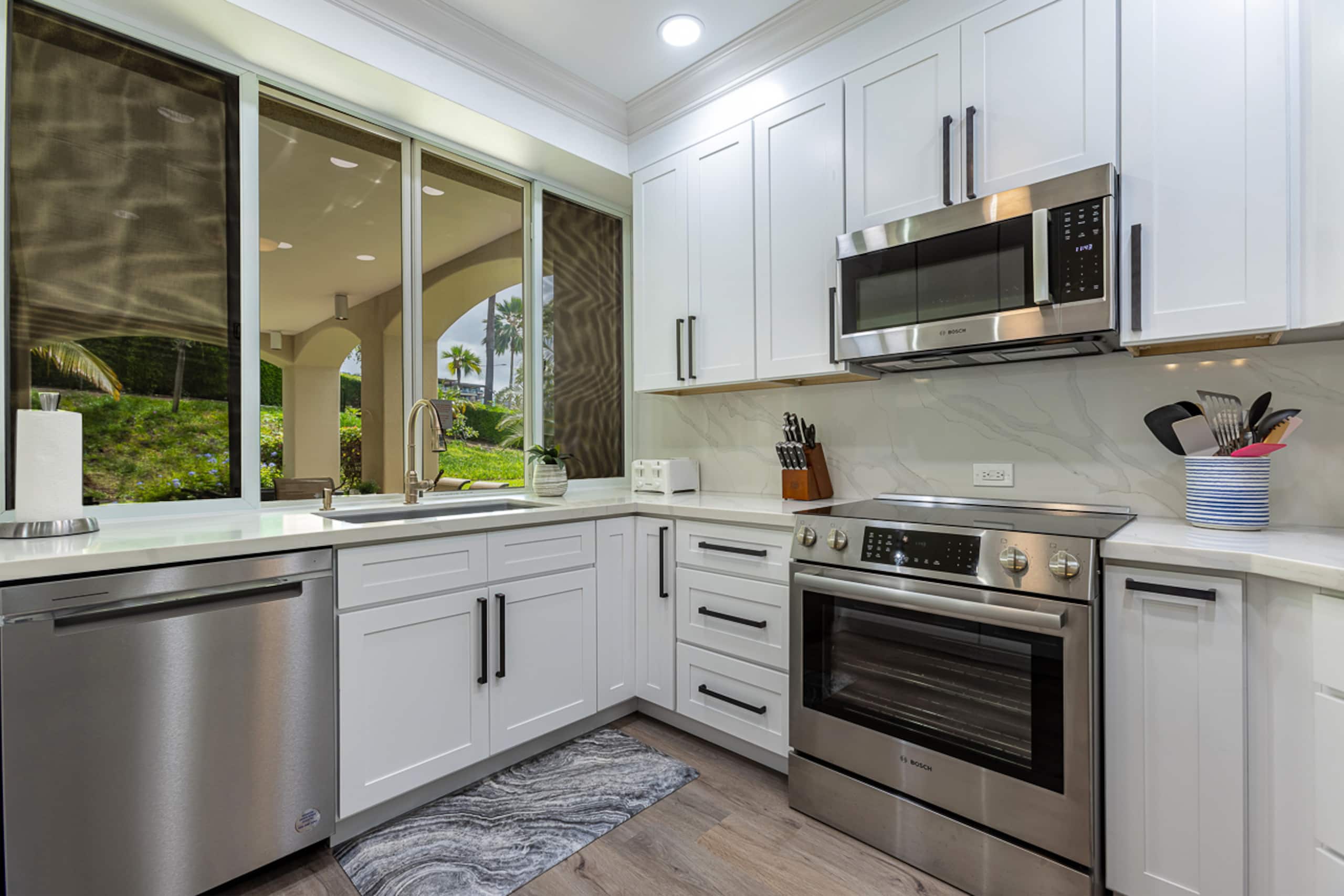 Condo in Kihei · ★4.92 · 1 bedroom · 2 beds · 2 baths - Image 4
