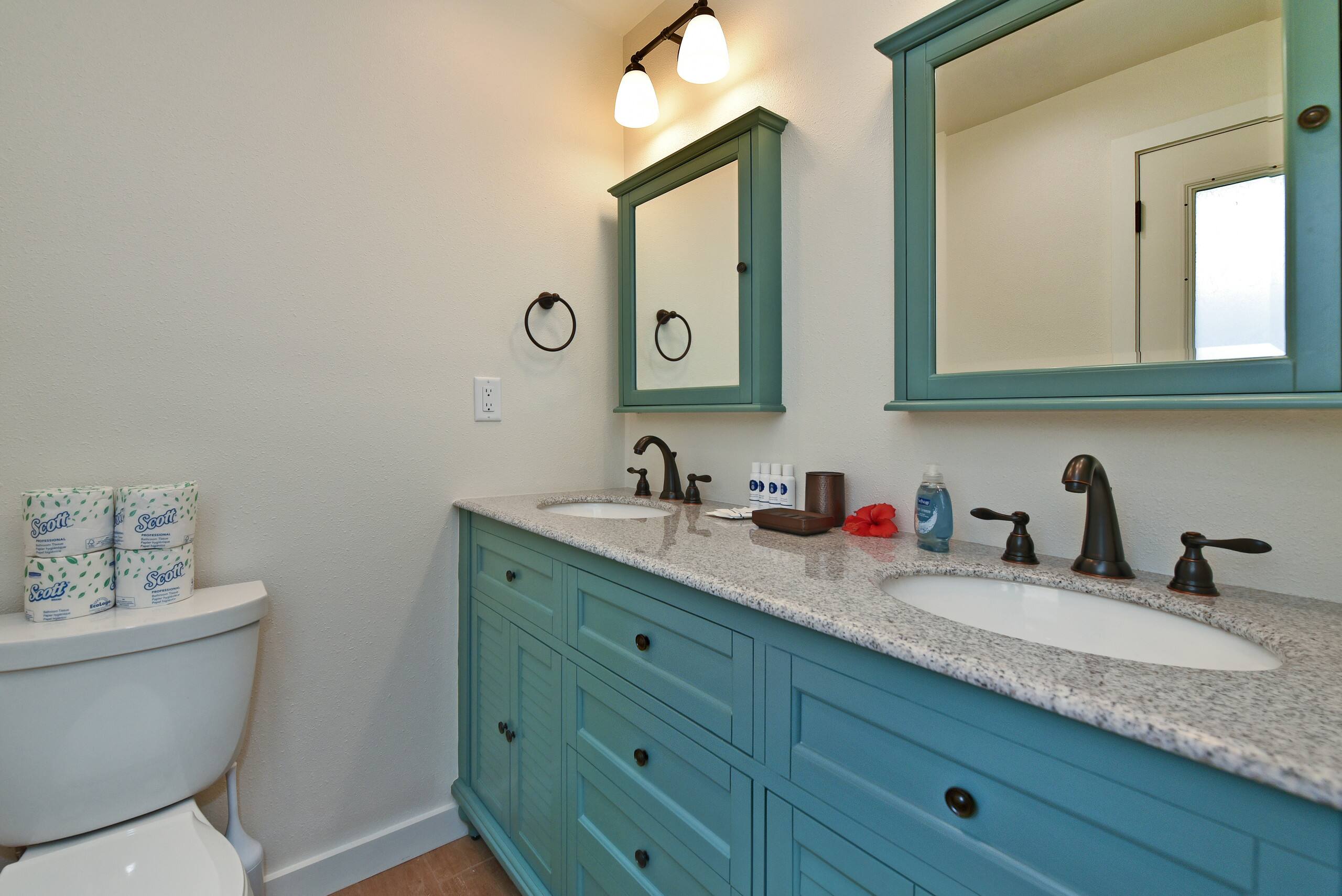 Home in Lahaina · ★4.95 · 2 bedrooms · 4 beds · 2 baths - Image 18