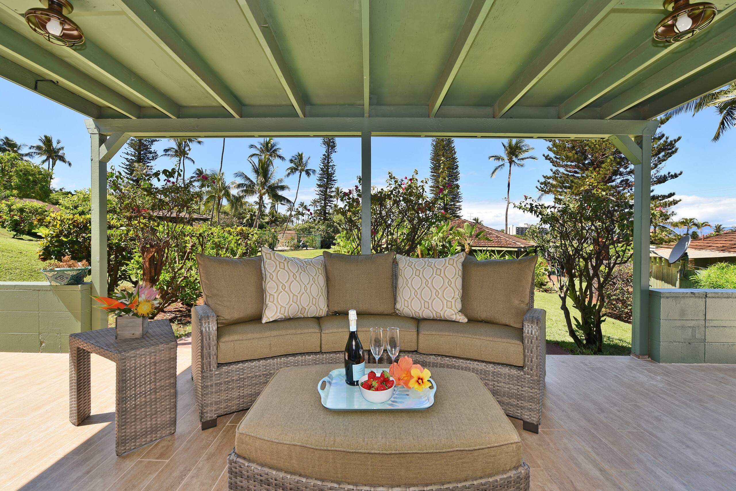 Home in Lahaina · ★4.95 · 2 bedrooms · 4 beds · 2 baths - Image 1