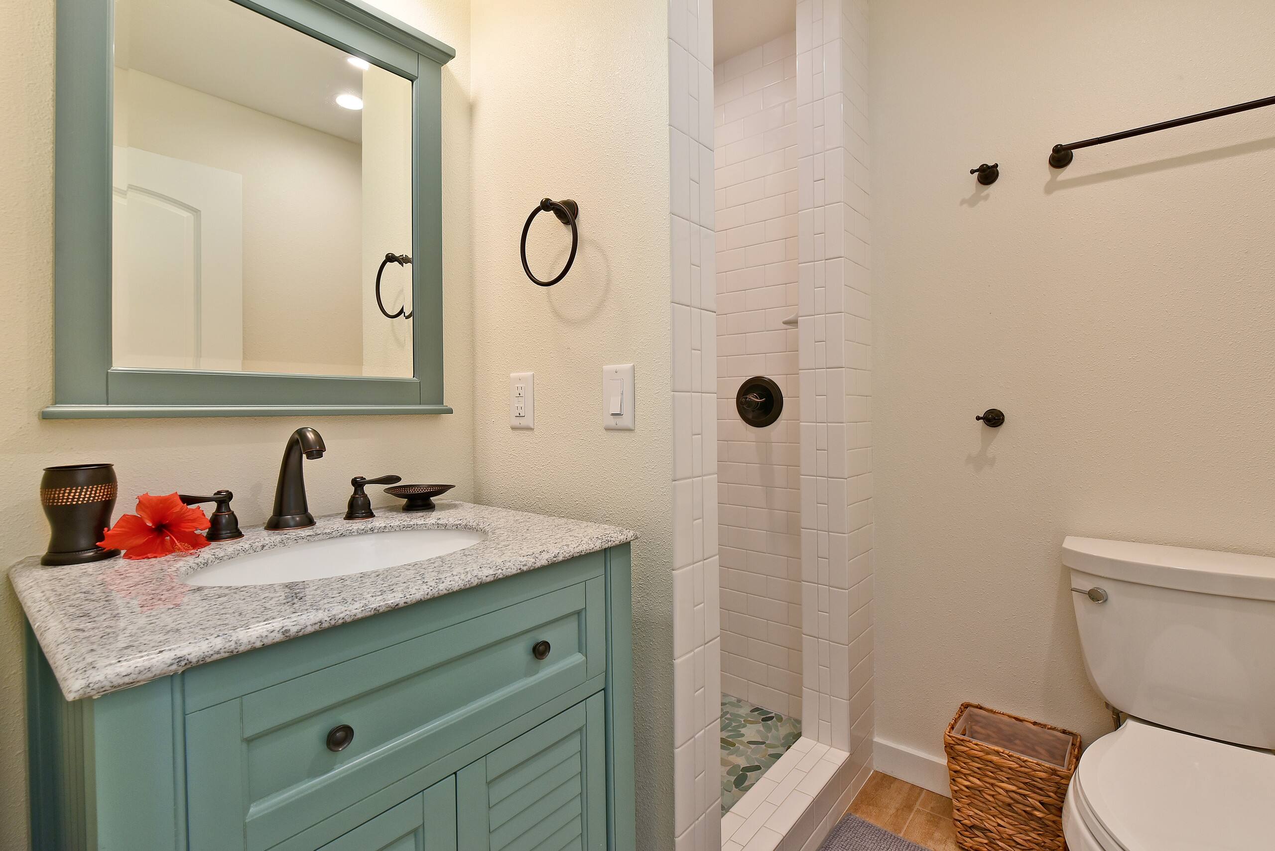 Home in Lahaina · ★4.95 · 2 bedrooms · 4 beds · 2 baths - Image 15