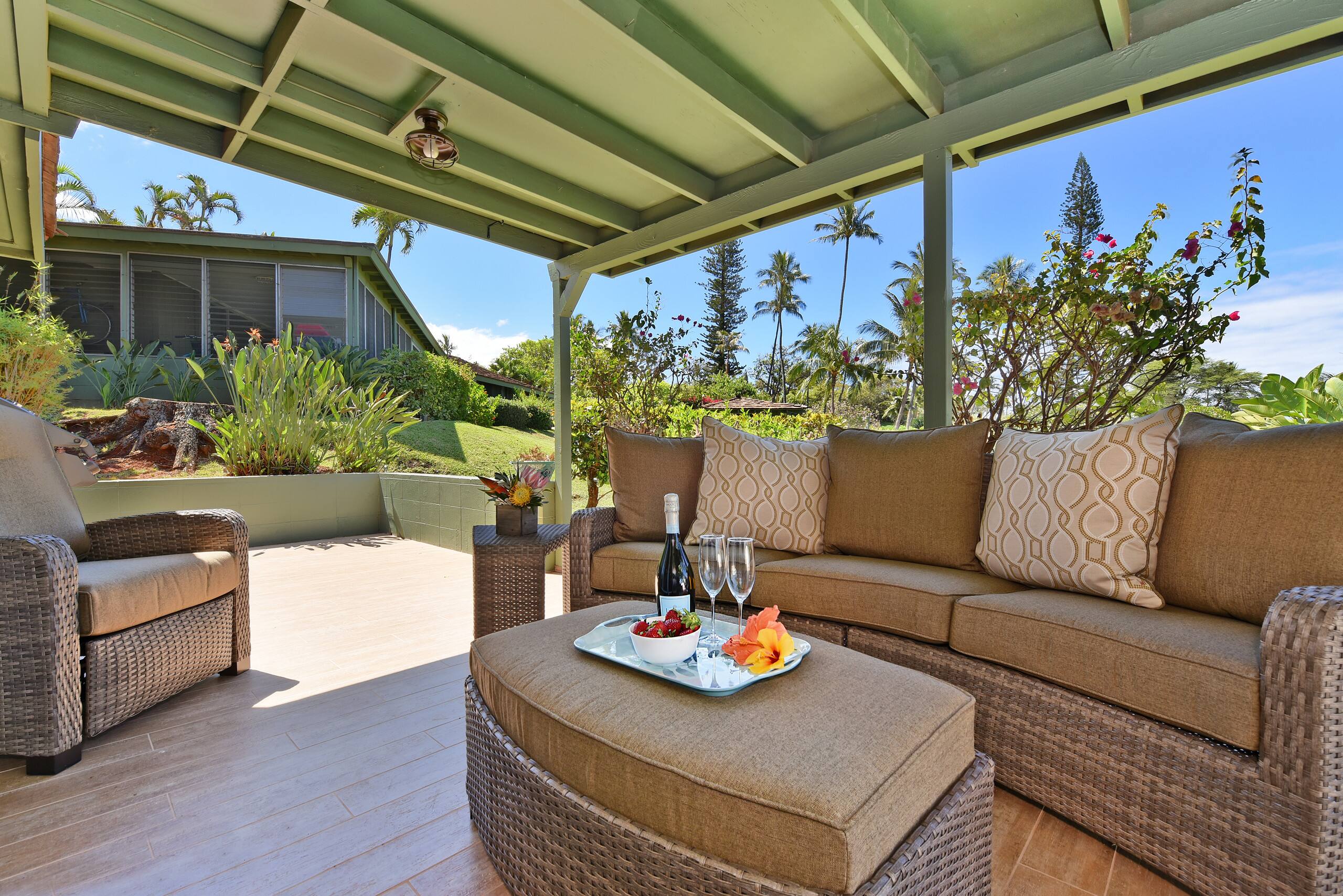 Home in Lahaina · ★4.95 · 2 bedrooms · 4 beds · 2 baths - Image 25