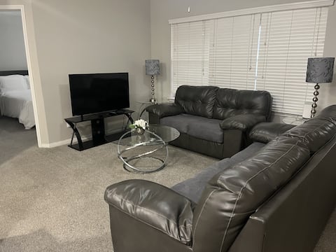 Successful Airbnb property: Pool View 3 Bedroom / 2 Bath Condo in Houston in Medical Center Area