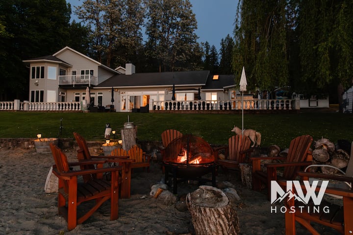 Luxury Waterfront—Beach, Fire Pit, Dock