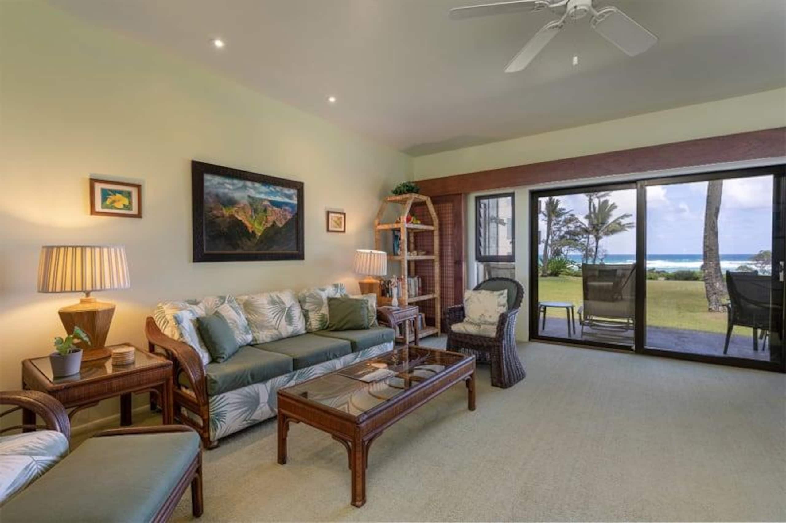 Beachside retreat w/ pool - steps to Lydgate - Photo 1