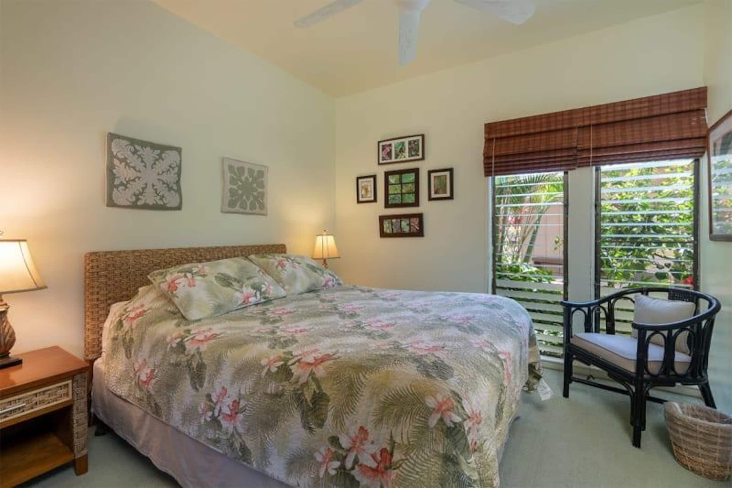 Beachside retreat w/ pool - steps to Lydgate - Photo 6