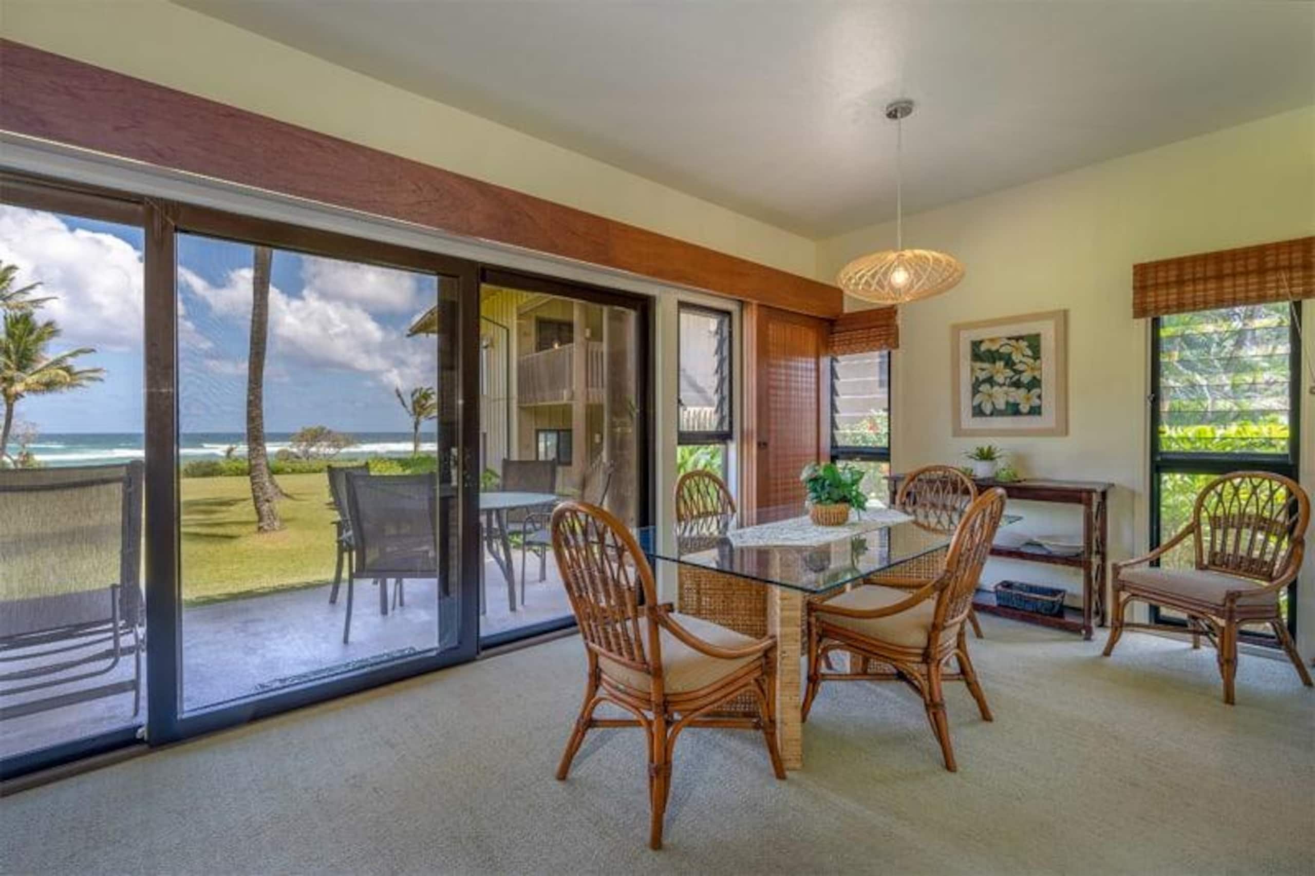 Beachside retreat w/ pool - steps to Lydgate - Photo 5