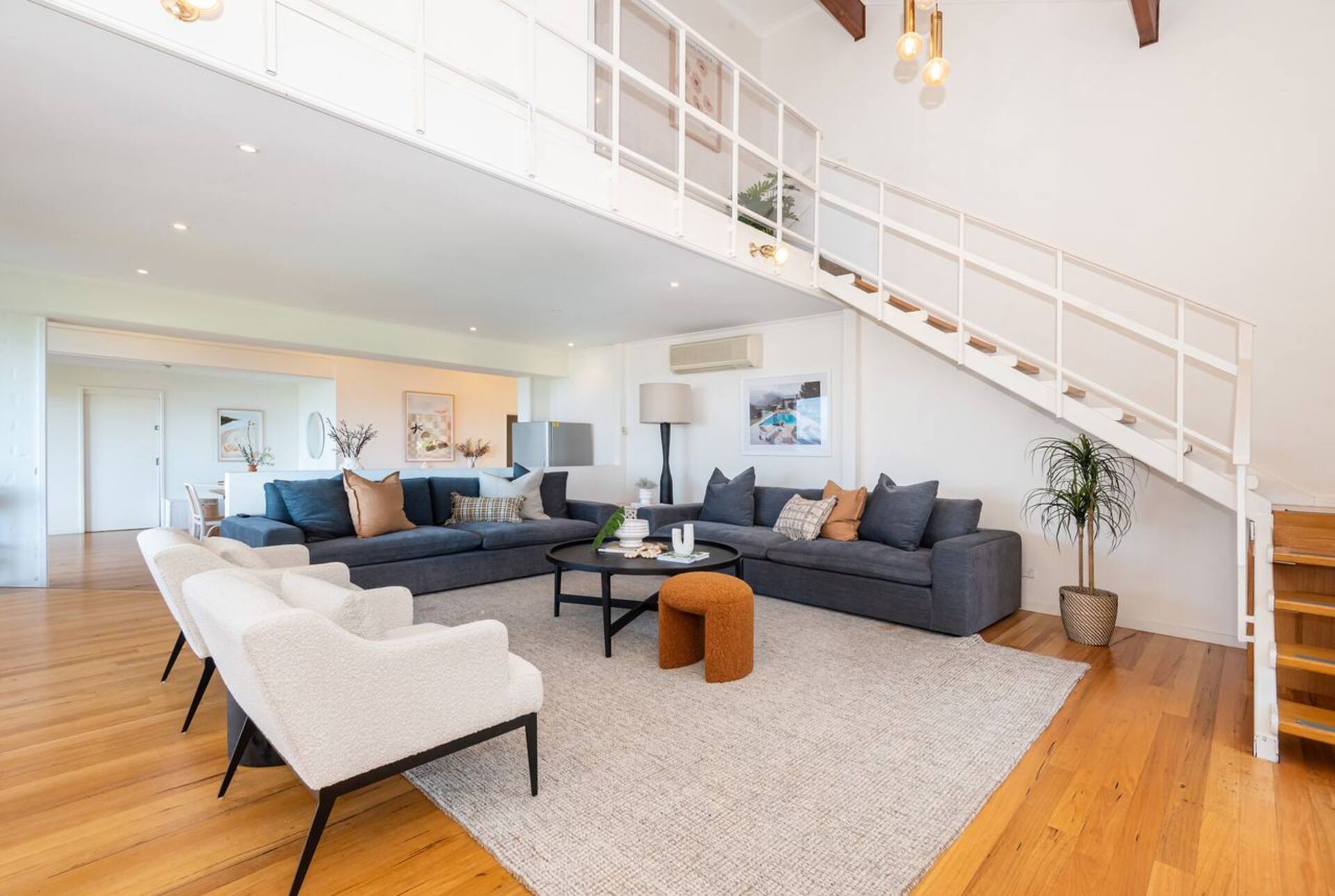 Bay Views From Drury Lane with Solar Heated Pool and Gas Heated Spa — photo 2