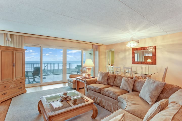 Stunning Ocean Views, 3 Bedroom Condo-2 Parking - Fernandina Beach, FL