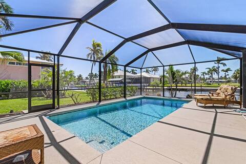 3/2 Heated Pool w/ Boat Lift, No Hurricane Damage!