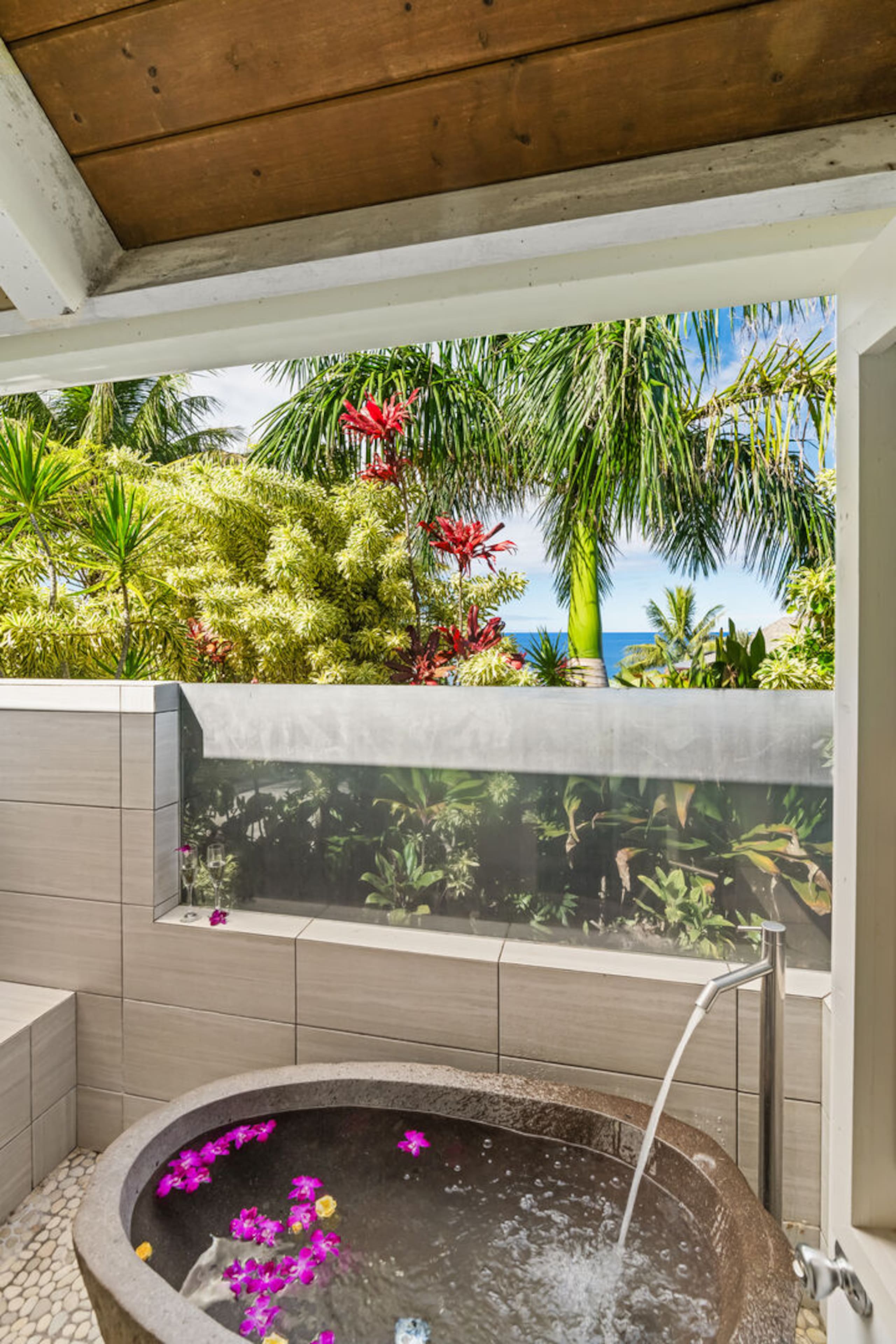 Villa in Princeville · ★4.95 · 4 bedrooms · 6 beds · 4.5 baths - Image 25