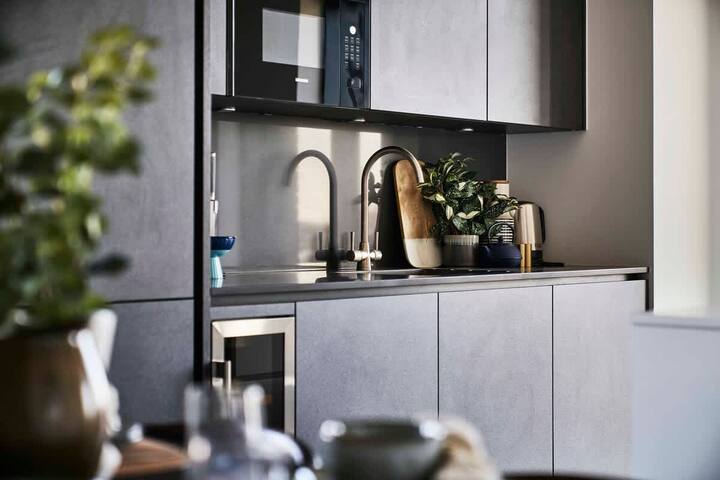 Gorgeous, Light, Stylish Flat in Hip Shoreditch(e) gallery image 5