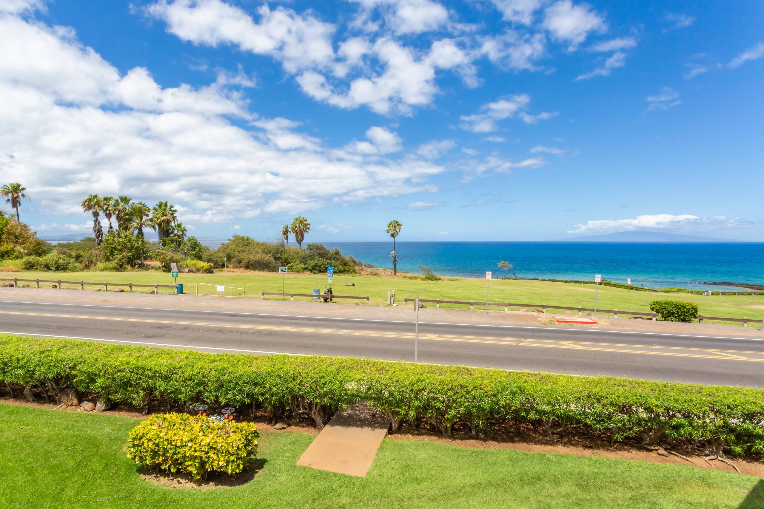 Condo in Kihei · ★4.33 · 2 bedrooms · 4 beds · No bathroom - Image 4