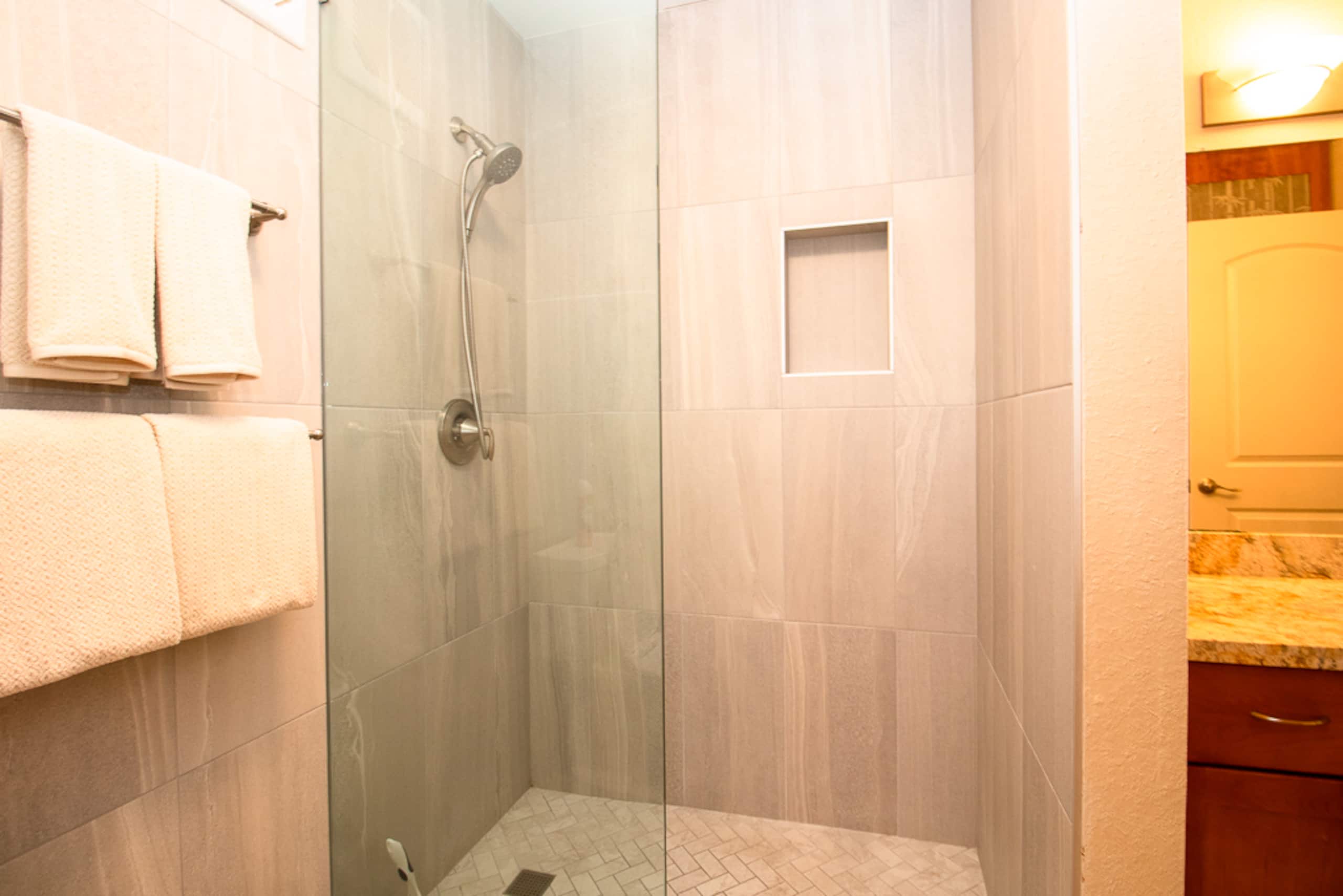 Condo in Kihei · ★4.33 · 2 bedrooms · 4 beds · No bathroom - Image 29