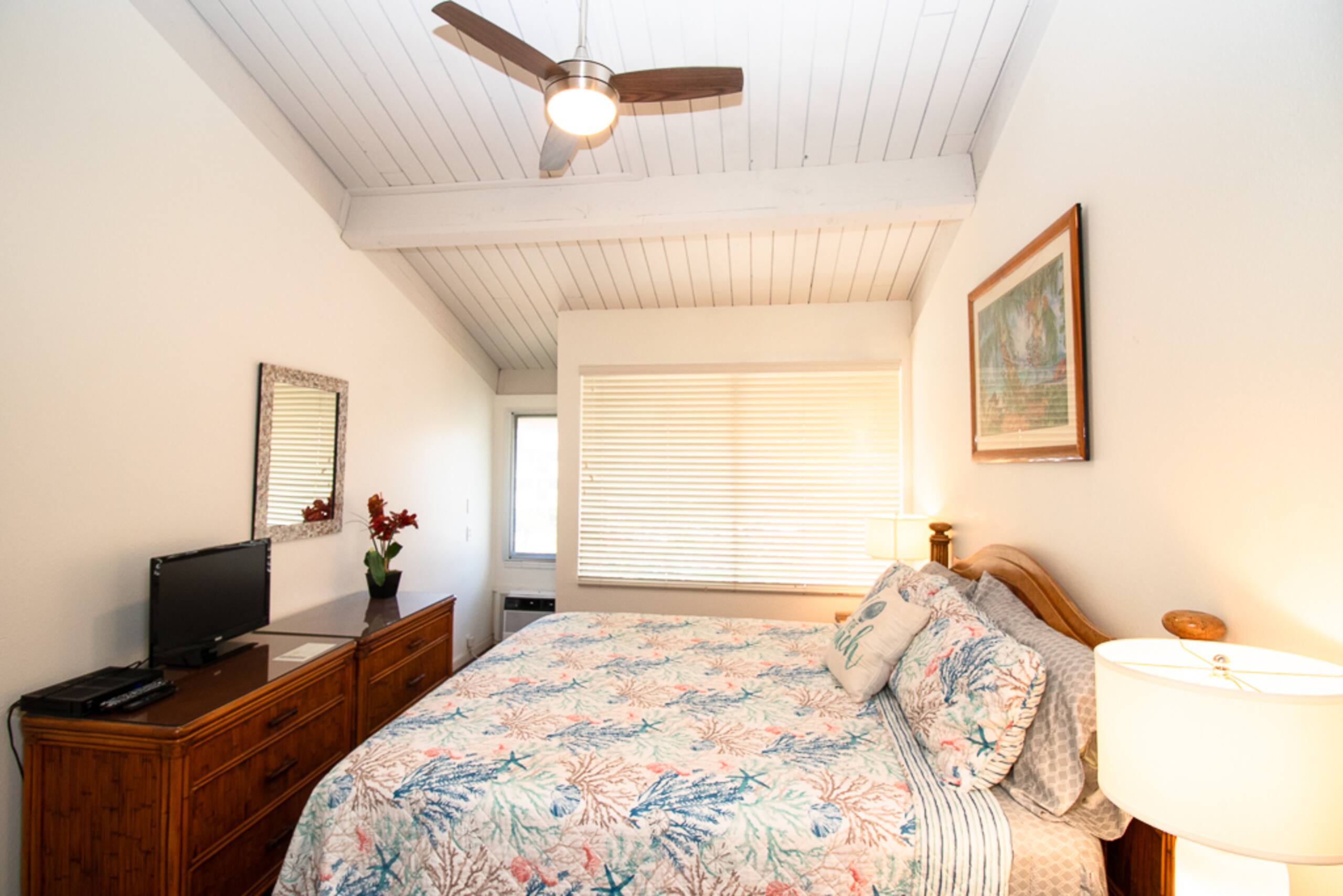 Condo in Kihei · ★4.33 · 2 bedrooms · 4 beds · No bathroom - Image 27