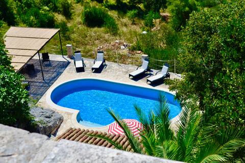 Restored 350 year old Villa, stunning views, idyll