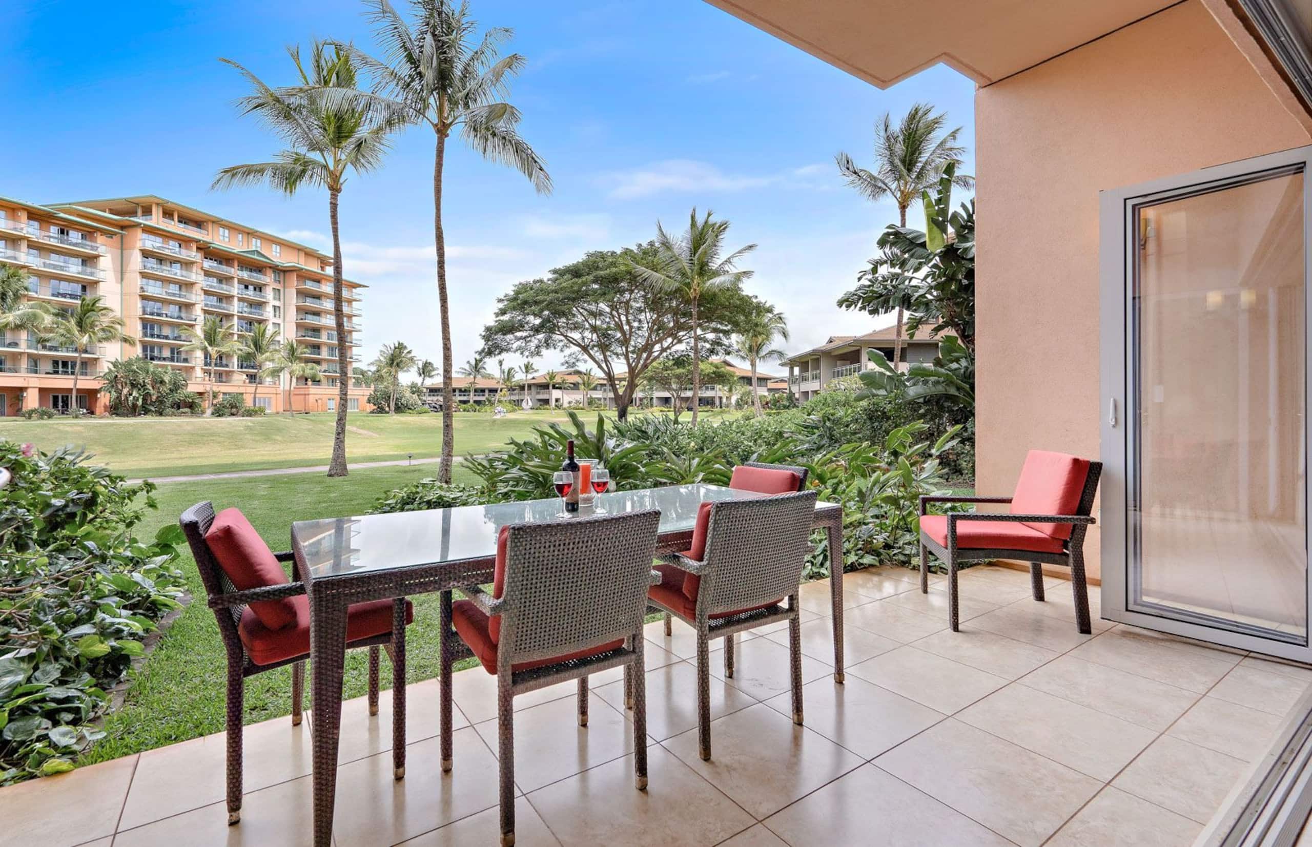 Condo in Lahaina · ★4.69 · 1 bedroom · 2 beds · 1 bath - Image 4
