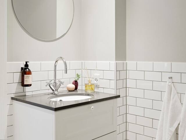 2 Bed Rooms | Elevator | Inner Courtyard gallery image 5