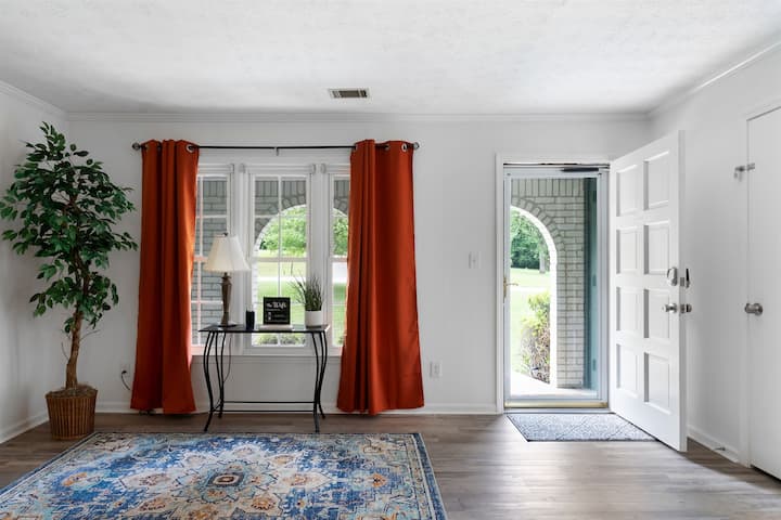 Spacious Spanish-style Ranch Convenient To Atl - Dallas, GA